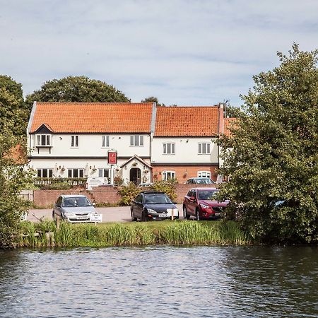 Wayford Bridge Inn Hotel スタラム エクステリア 写真